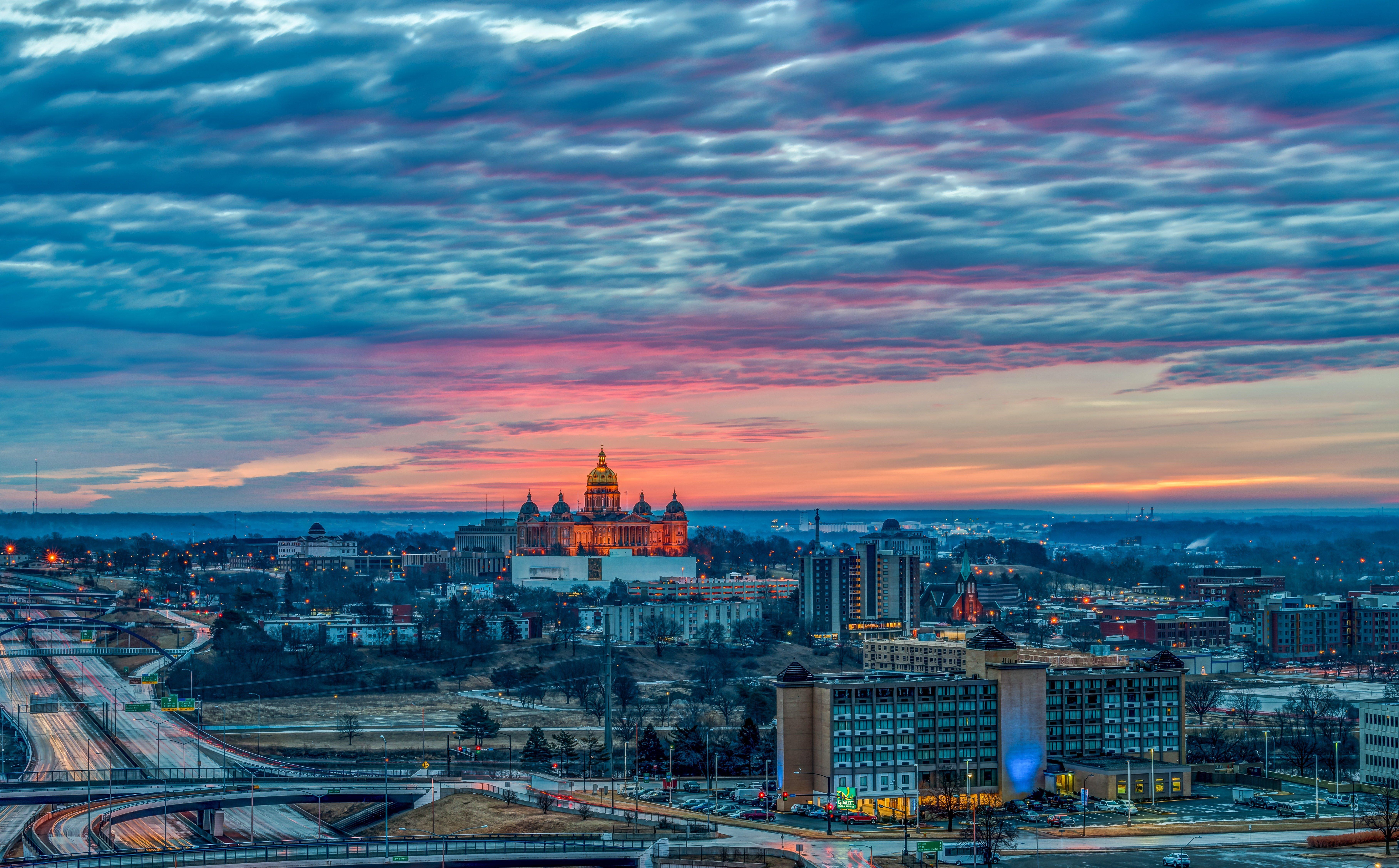 Holiday Inn Des Moines-Downtown-Mercy Campus By Ihg Exterior photo